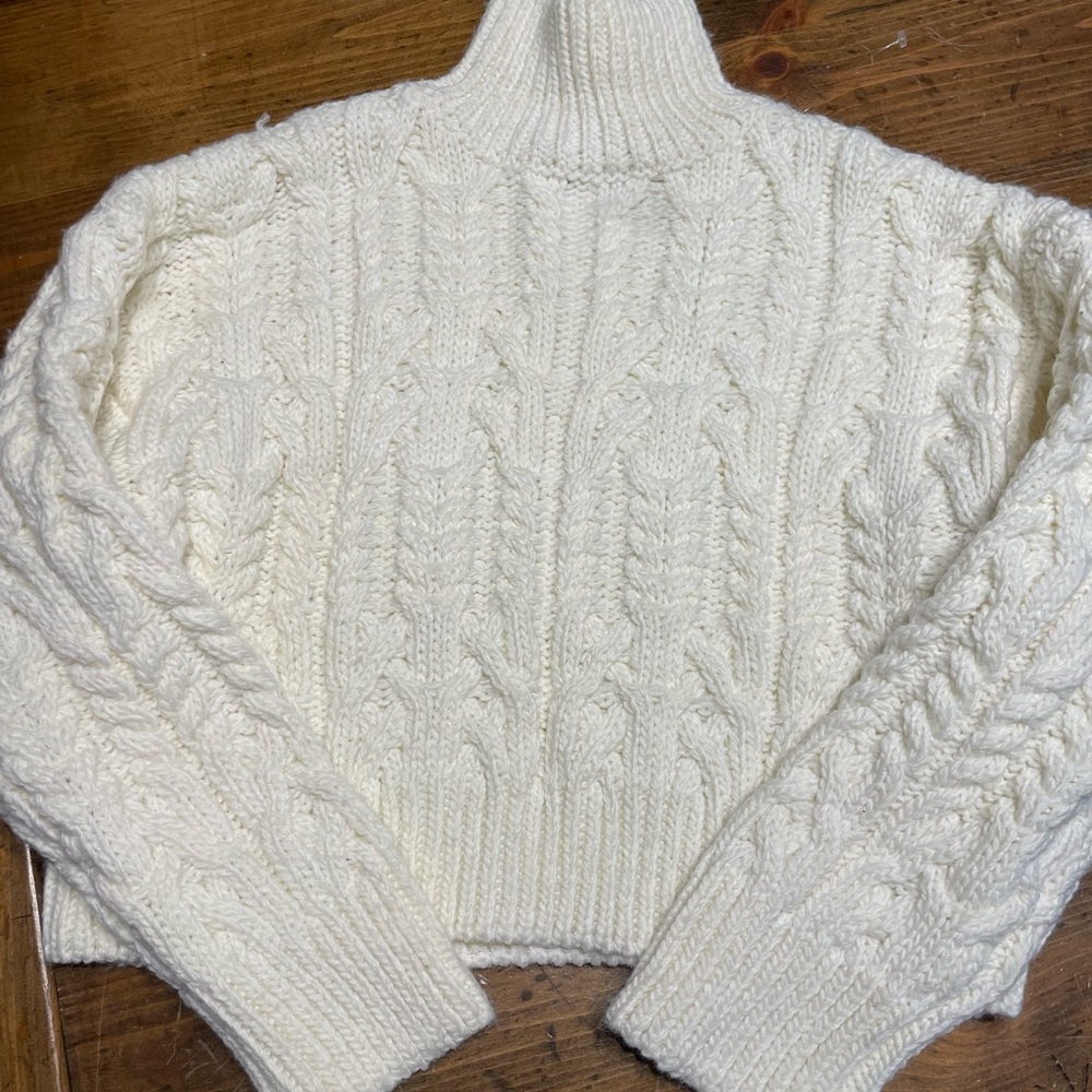 WB With Black XS Cable Knit Turtleneck Sweater - Cream